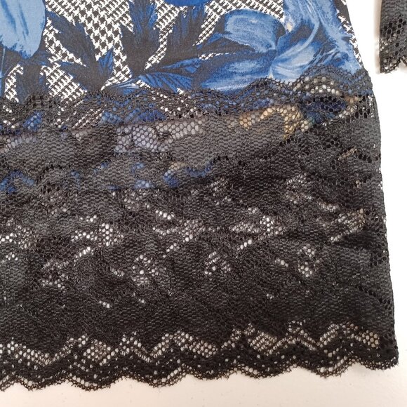 Women's Susan Graver Flower & Lace Tunic Size Medium - Picture 8 of 10